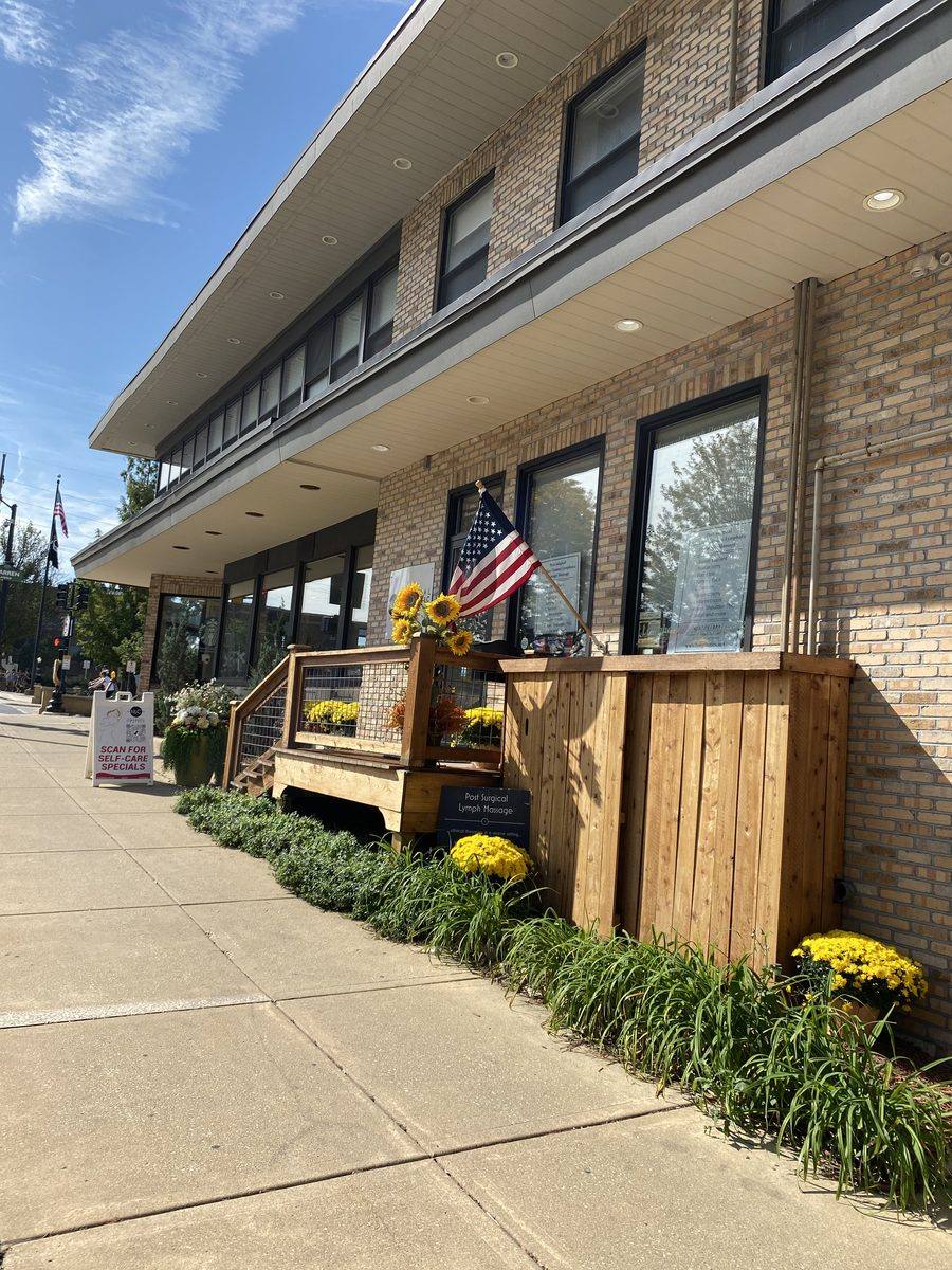 Downers Grove clinic entrance